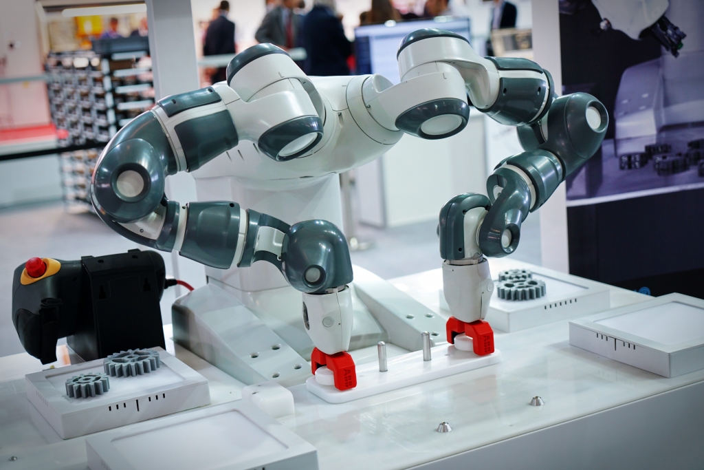 La rivoluzione della robotica collaborativa: vantaggi e sfide per l'industria